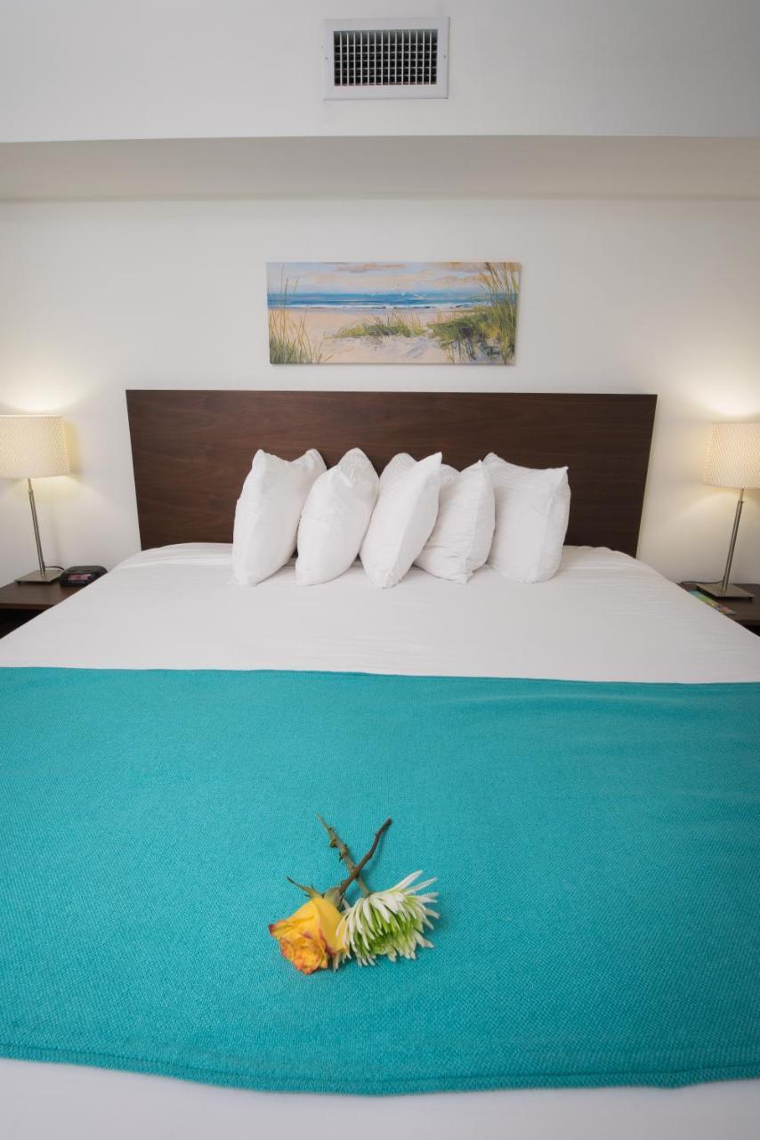 Regency Inn & Suites Sarasota Bagian luar foto